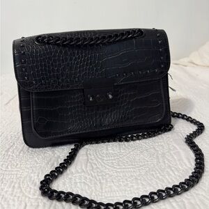 Elegant Black Croc-Embossed Chain Bag